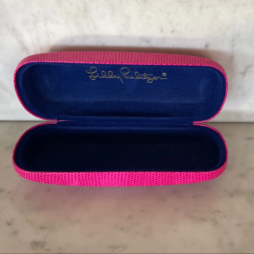 LILLY PULITZER Fuchsia Embossed Hard Eyeglass Clamshell Case